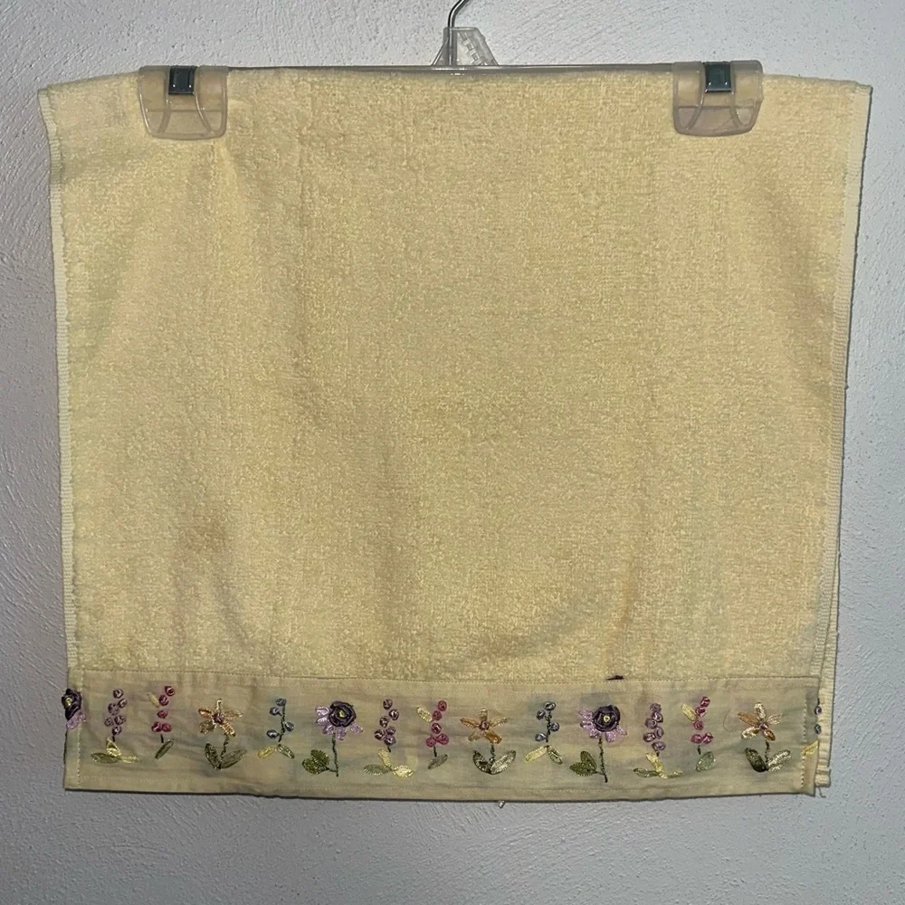Vintage Yellow Embroidered Flower Hand Towel